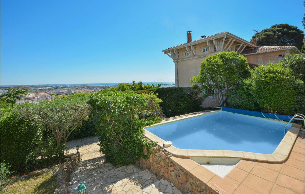 Cozy Home In Sete With Outdoor Swimming Pool Bagian luar foto