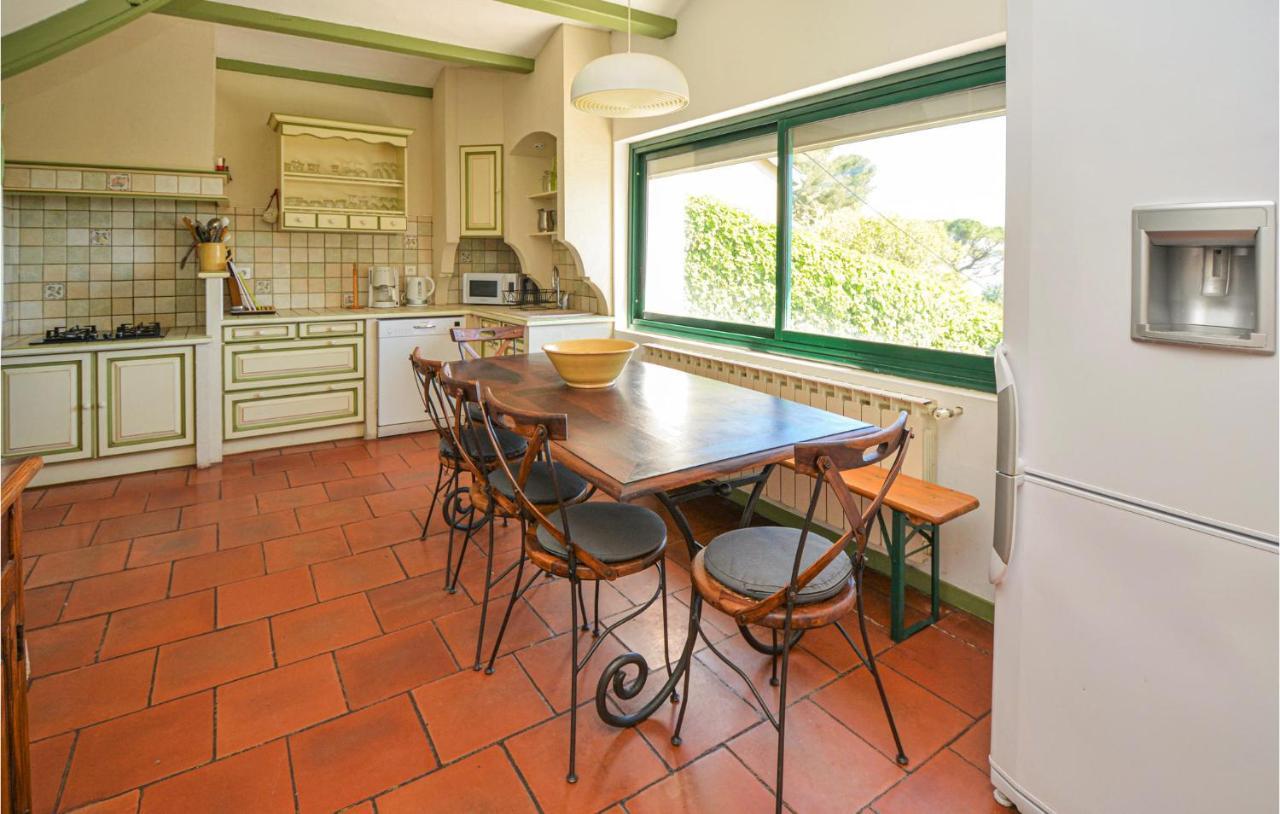 Cozy Home In Sete With Outdoor Swimming Pool Bagian luar foto